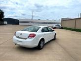 Thumbnail of 2009 Polar White Saturn Aura