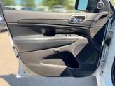 Thumbnail of 2019 Bright White Clearcoat Jeep Grand Cherokee