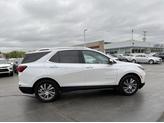 Thumbnail of 2022 Iridescent Pearl Tricoat Chevrolet Equinox
