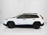 Thumbnail of 2016 Bright White Clearcoat Jeep Cherokee