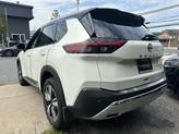 Thumbnail of 2022 White / Black Nissan Rogue