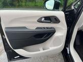 Thumbnail of 2024 Diamond Black Crystal Pearlcoat Chrysler Pacifica