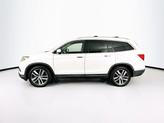 Thumbnail of 2016 White Diamond Pearl Honda Pilot