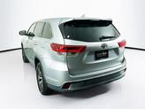Thumbnail of 2017 Celestial Silver Metallic Toyota Highlander