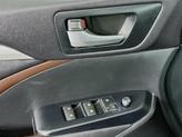 Thumbnail of 2015 Attitude Black Metallic Toyota Highlander