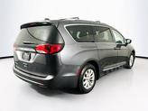 Thumbnail of 2018 Granite Crystal Metallic Clearcoat Chrysler Pacifica
