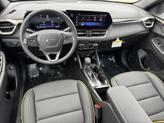 Thumbnail of 2025 Iridescent Pearl Tricoat Chevrolet Trailblazer