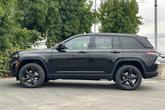 Thumbnail of 2025 Diamond Black Crystal Pearlcoat Jeep Grand Cherokee