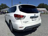 Thumbnail of 2013 White Nissan Pathfinder