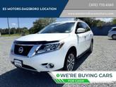 Photo of 2013 White Nissan Pathfinder