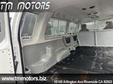 Thumbnail of 2009 Oxford White Ford E350 Super Duty