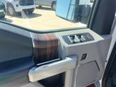 Thumbnail of 2016 White Platinum Clearcoat Metallic Ford F-150