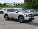 Photo of 2025 Champagne Silve Nissan Rogue