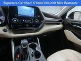 Thumbnail of 2022 Blue Toyota Highlander