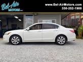 Photo of 2009 White Diamond Pearl Honda Accord
