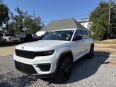 Thumbnail of 2023 Bright White Clearcoat Jeep Grand Cherokee