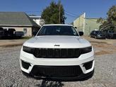 Thumbnail of 2023 Bright White Clearcoat Jeep Grand Cherokee