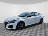 Thumbnail of 2025 Pearl White Tricoat Nissan Altima