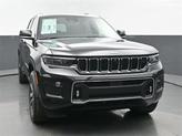 Thumbnail of 2025 Diamond Black Crystal Pearlcoat Jeep Grand Cherokee
