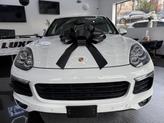 Photo of 2017 White Porsche Cayenne