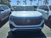 Thumbnail of 2025 Opal White Pearl Effect Volkswagen Atlas Cross Sport