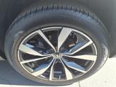 Thumbnail of 2025 Opal White Pearl Effect Volkswagen Atlas Cross Sport