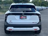 Thumbnail of 2025 2t Wht Blk Roof Nissan Kicks