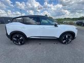 Thumbnail of 2025 2t Wht Blk Roof Nissan Kicks