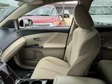 Thumbnail of 2011 Blizzard Pearl Toyota Venza