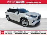 Photo of 2023 Wind Chill Pearl Toyota Highlander Hybrid