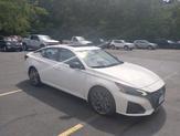 Photo of 2024 White Nissan Altima