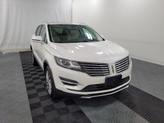 Thumbnail of 2017 White Platinum Metallic Tri-Coat Lincoln MKC