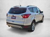 Thumbnail of 2019 Oxford White Ford Escape