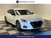 Photo of 2021 White Nissan Altima