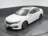 Thumbnail of 2016 White Orchid Pearl Honda Accord