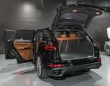Thumbnail of 2018 Moonlight Blue Metallic Porsche Cayenne