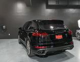 Thumbnail of 2018 Moonlight Blue Metallic Porsche Cayenne