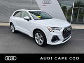 Photo of 2022 Glacier White Metallic Audi Q3