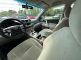 Thumbnail of 2012 Gray Toyota Highlander