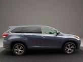 Thumbnail of 2019 Shoreline Blue Pearl Toyota Highlander