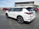 Thumbnail of 2025 Diamond White Mitsubishi Outlander