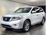 Photo of 2013 Silver Nissan Pathfinder