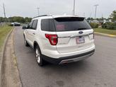 Thumbnail of 2016 White Platinum Clearcoat Metallic Ford Explorer