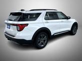 Thumbnail of 2025 White Metallic Ford Explorer
