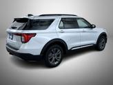 Thumbnail of 2025 Space White Metallic Ford Explorer