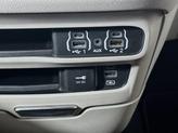 Thumbnail of 2022 Brilliant Black Crystal Pearlcoat Chrysler Pacifica