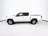 Thumbnail of 2022 Glacier White Nissan Frontier
