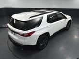 Thumbnail of 2021 Iridescent Pearl Tricoat Chevrolet Traverse