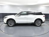 Thumbnail of 2022 Pristine White Metallic Tri-Coat Lincoln Corsair