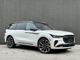 Thumbnail of 2025 White Platinum Clearcoat Metallic Lincoln Nautilus